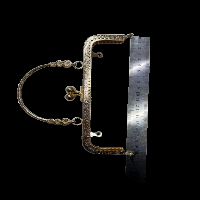 تعليقة شنته بيد ذهبي 20سم